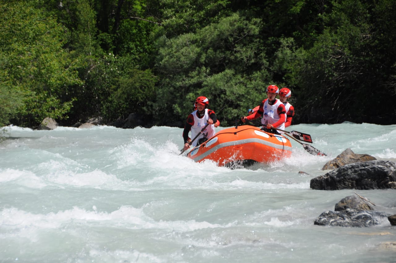 NOTICE APPLICATIONS OPEN FOR 2024 RAFTING GUIDE TRAINING AND